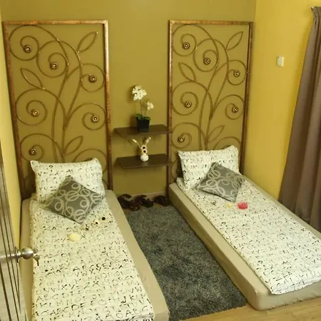 1 Minutes To Tower Sentral Intan Homestay 6 Rooms Teluk Intan Exterior photo